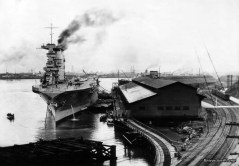 USS Lexington (CV-2) provides electrical power to the City of Tacoma (WA) during a severe drought and subsequent electricity shortage - December 1929 - January 1930 (Photo: Tacoma Public Library).
